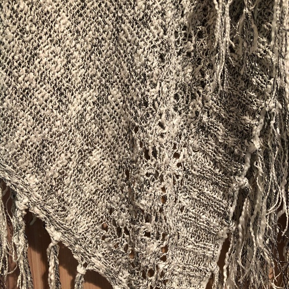 3/$20 Waterfall Fringed Sweater Blk, Gray, Cream - Picture 5 of 8